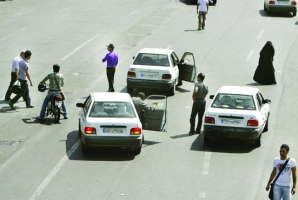 جولان مسافربرهای شخصی در کرمانشاه ادامه دارد/ صدور مجوز مسافر کشی شخصی به بهانه بیکاری جولان مسافربرهای شخصی در کرمانشاه ادامه دارد/ صدور مجوز مسافر کشی شخصی به بهانه بیکاری