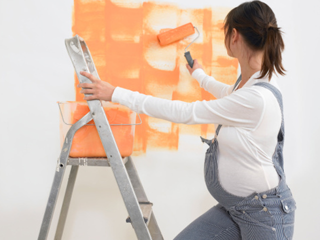  عوارض بوی رنگ برای خانم های باردار 