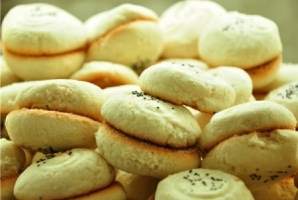 	برخورد باعرضه کنندگان نان برنجی غیربهداشتی/ پلمب ۱۲واحددرکرمانشاه 