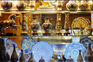 نمایشگاه صنایعدستی در مجموعه جهانی بیستون افتتاح شد نمایشگاه صنایعدستی در مجموعه جهانی بیستون افتتاح شد