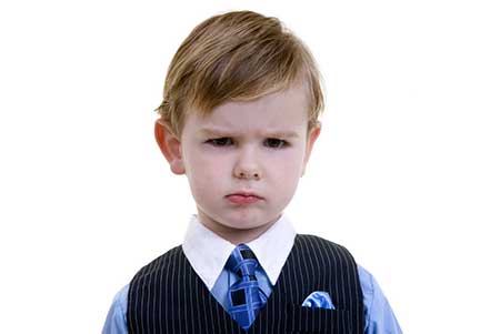 رفتار با کودک بد خلق چگونه باشد؟ رفتار با کودک بد خلق چگونه باشد؟