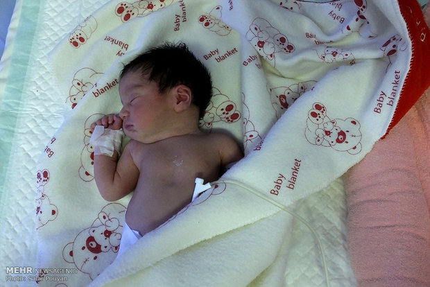 قنداق کردن ریسک مرگ نوزاد را افزایش می دهد قنداق کردن ریسک مرگ نوزاد را افزایش می دهد