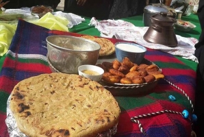 	برپایی جشنواره پخت غذاهای محلی به مناسبت هفته میراث فرهنگی در پاوه 