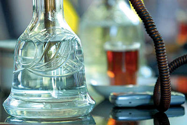 مواد حشره کش و ترکیبات بنزن در قلیان/اخطار به مراکز فاقد مجوز مواد حشره کش و ترکیبات بنزن در قلیان/اخطار به مراکز فاقد مجوز