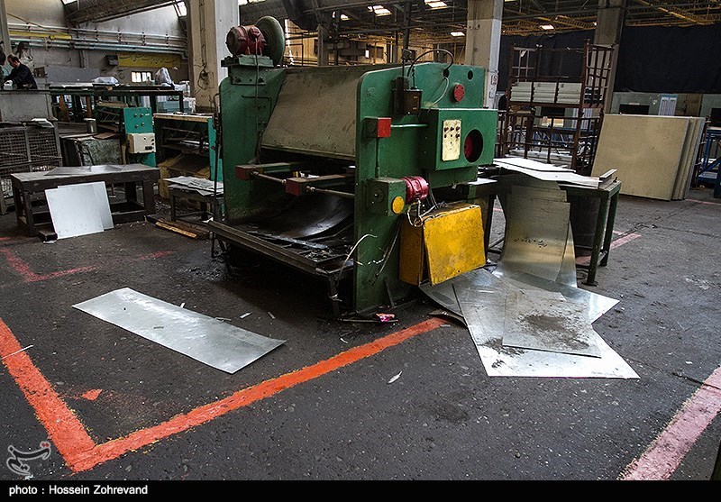 کارخانه «ارج» رسماً تعطیل شد/ ماشینآلات کهنه روی میز فروش +تصاویر کارخانه «ارج» رسماً تعطیل شد/ ماشینآلات کهنه روی میز فروش +تصاویر