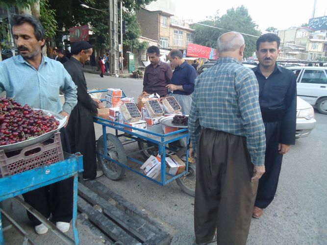 	برپایی مراسم خوش آمدگویی به رمضان در مساجد/ از شب زنده داری در فضای سبز تا رونق بازار 
