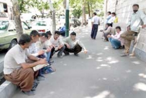	چرخ اشتغال در ثلاث باباجانی نمی چرخد/ تیرهای مشقی دولت تدبیر و امید برای از پا درآوردن بیکاری 