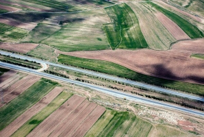 	کرمانشاه در بن بست زمینی و هوایی وزارت راه و شهرسازی/ 10 محور شریانی غرب کشور در کرمانشاه بی نصیب از تدبیر 