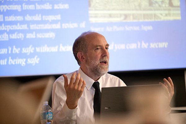 نقض یکجانبه برجام آمریکا را منزوی میکند نقض یکجانبه برجام آمریکا را منزوی میکند