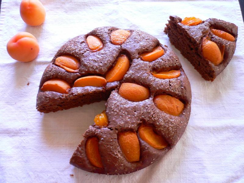 طرز تهیه کیک شکلات و زردآلو طرز تهیه کیک شکلات و زردآلو