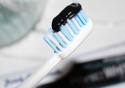  آیا خمیر دندان زغالی خوب است؟ 