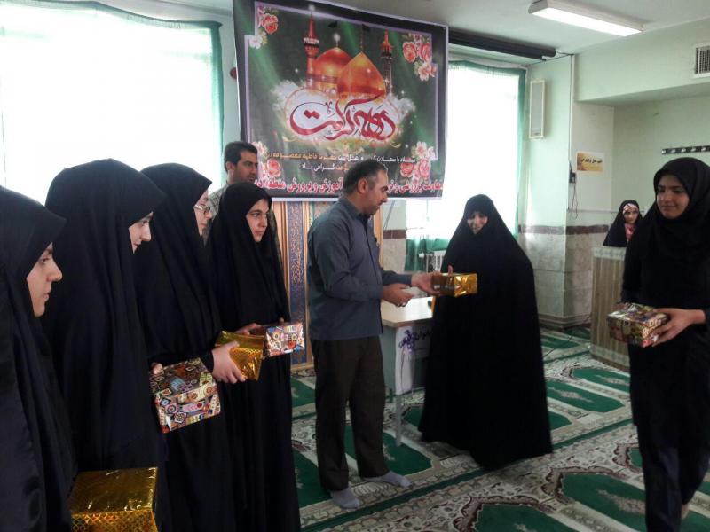 جشن دهه کرامت در بخش دینور برگزار شد+ تصاویر جشن دهه کرامت در بخش دینور برگزار شد+ تصاویر