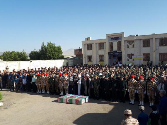  مراسم خاکسپاری دوشهید گمنام بخش دینور