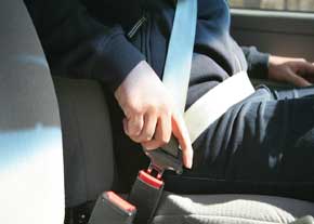 بستن کمربند ایمنی سالانه موجب پیشگیری از ۳۵۰۰ مرگ شده است