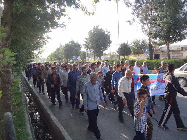 همایش بزرگ پیاده روی خانوادگی در صحنه به مناسبت هفته دفاع مقدس برگزار شد 