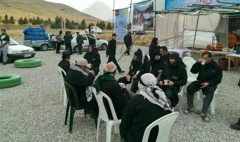 پذیرایی موکب های شهرستان صحنه از زائرین اربعین حسینی