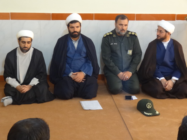 به مناسبت گرامیداشت هفته بسیج دیدار بسیجیان با امام جمعه صحنه برگزار شد به مناسبت گرامیداشت هفته بسیج دیدار بسیجیان با امام جمعه صحنه برگزار شد