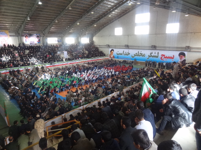 همایش عظیم 5 آذر با حضور پنج هزار نفری بسیجیان در صحنه برگزار شد همایش عظیم 5 آذر با حضور پنج هزار نفری بسیجیان در صحنه برگزار شد