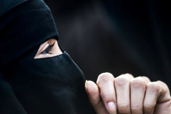 اجرای قانون پوشاندن صورت موقتاً در «کبک» تعلیق شد اجرای قانون پوشاندن صورت موقتاً در «کبک» تعلیق شد