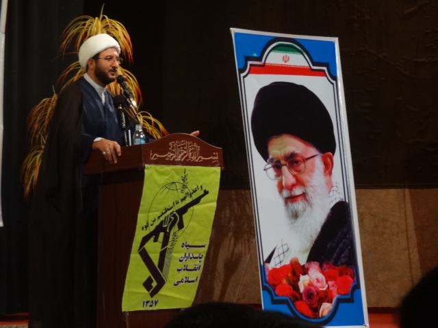 زنگ خطر فتنه دارد به گوش می رسد و مقام معظم رهبری هم در این باره متذکر شده اند زنگ خطر فتنه دارد به گوش می رسد و مقام معظم رهبری هم در این باره متذکر شده اند