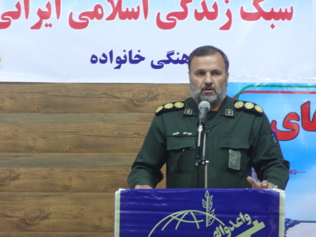 امروز چشم همه ملت به پاسداران و خانواده های آنها است امروز چشم همه ملت به پاسداران و خانواده های آنها است