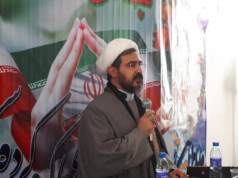 امام(ره) برای رسیدن به مقام عبودیت و بندگی به خداوند توکل کردند امام(ره) برای رسیدن به مقام عبودیت و بندگی به خداوند توکل کردند