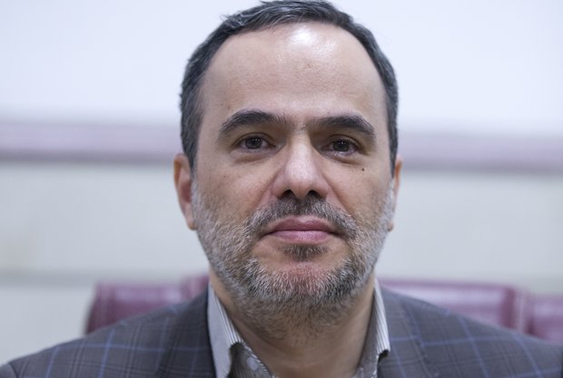 قهرمانان قرآنی ارج نهاده نمی‌شوند/ ابهام در انتخاب چهره‌های قرآنی