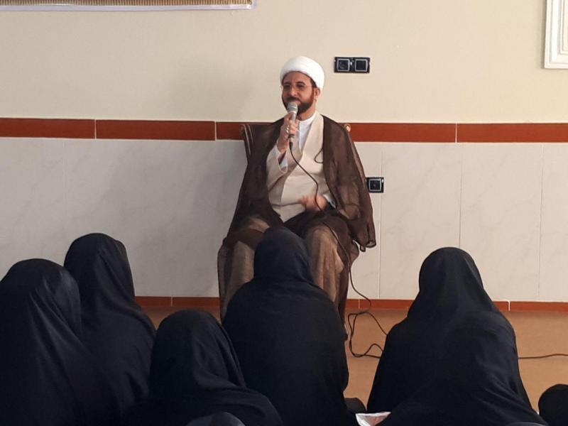 مقام و منزلتی که اسلام در مورد زن گفته است در هیچ دینی وجود ندارد مقام و منزلتی که اسلام در مورد زن گفته است در هیچ دینی وجود ندارد