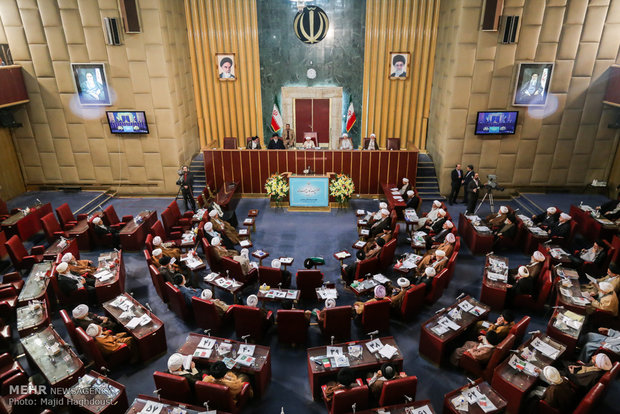 ماندن در برجام بدون اخذ تضمین خلاف منافع ملی است