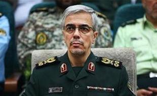 نیروهای مسلح ما در توسعه قدرت دفاعی منتظر مجوز یا لبخند هیچ قدرتی نیستند