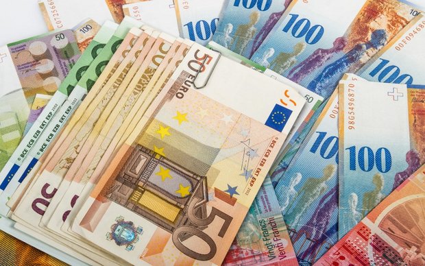 نرخ انواع ارز ثابت ماند/ هر دلار ۴۲۹۳ تومان نرخ انواع ارز ثابت ماند/ هر دلار ۴۲۹۳ تومان