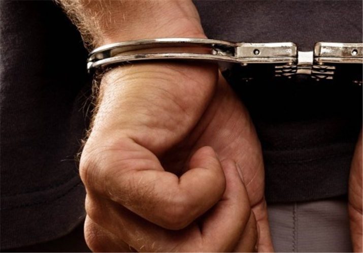 کلاهبردار حرفه ای در صحنه دستگیر شد کلاهبردار حرفه ای در صحنه دستگیر شد