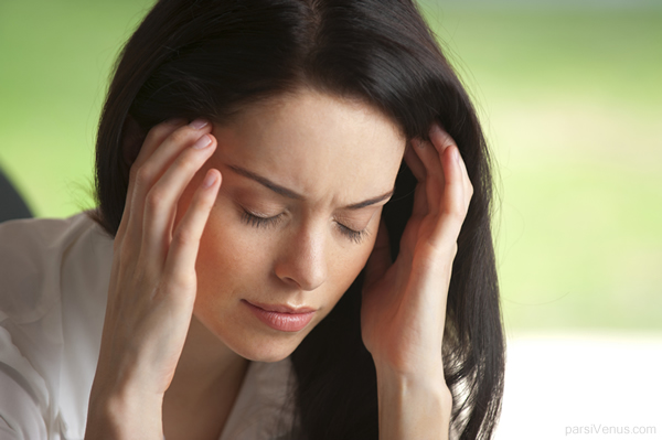چرا زنان بیشتر دچار میگرن میشوند؟ چرا زنان بیشتر دچار میگرن میشوند؟