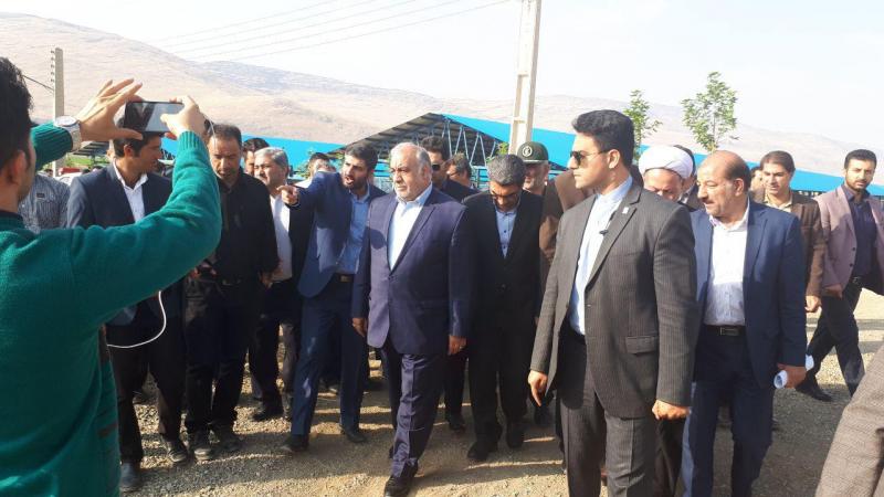 استاندار کرمانشاه از طرح ها و پروژه های عمرانی بخش دینور شهرستان صحنه بازدید کرد