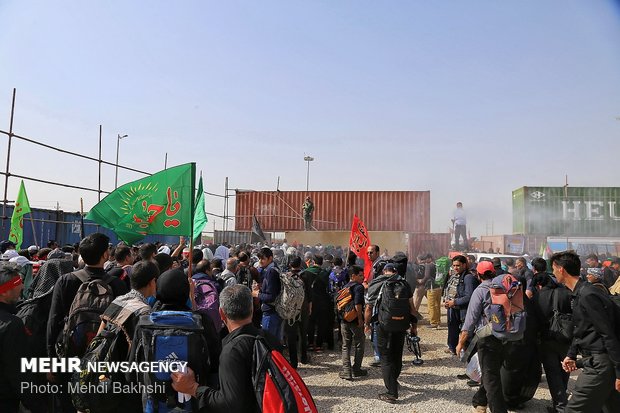 ورود ۱۸۶ هزار زائر از مرز مهران به کشور