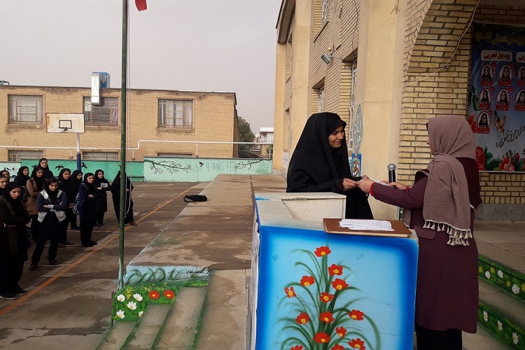  تجلیل از دانش‌آموزان برتر درس‌هایی از قرآن صحنه