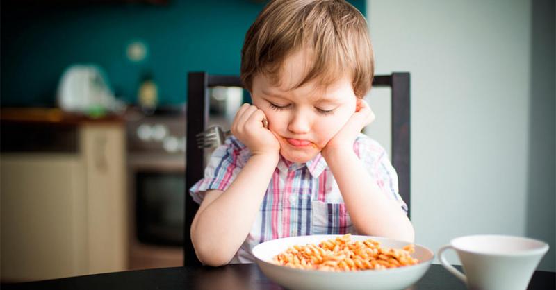 غذاهای مضر برای کودکان غذاهای مضر برای کودکان