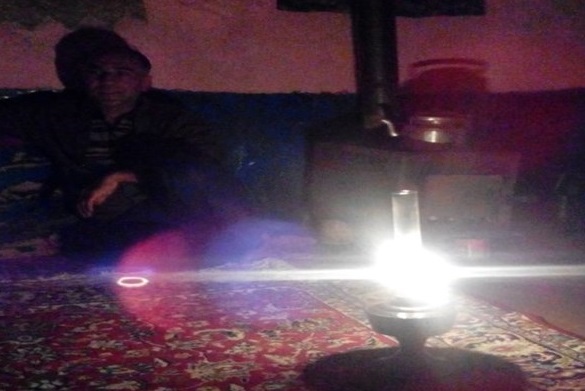  روستاهای منطقه گروس شهرستان صحنه همچنان در تاریکی به سر می برند 