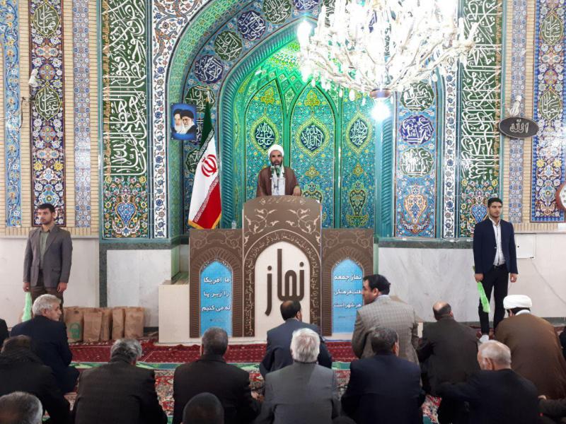 سپاه و بسیج در میدان های سخت حاضر بوده و است