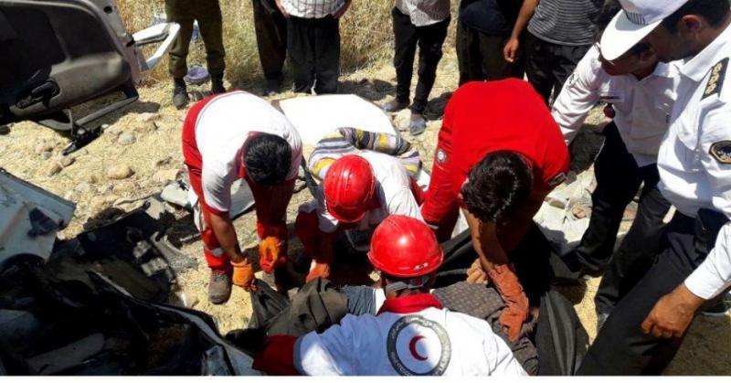 واژگونی تریلر در محور صحنه - بیستون جان راننده آن را گرفت واژگونی تریلر در محور صحنه - بیستون جان راننده آن را گرفت