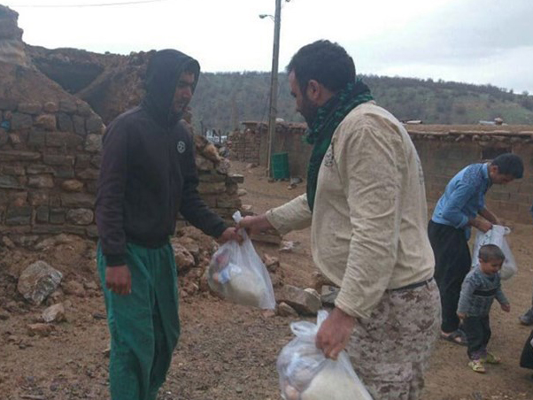  آتش به‌اختیار گروه‌ جهادی وصال ‌صحنه؛ ورود به محرومیت‌زدایی در مناطق زلزله‌زده 