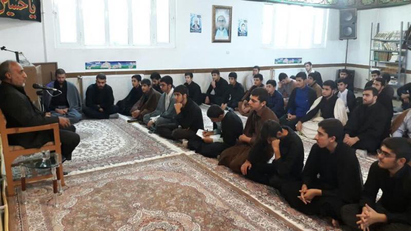 شهدا جان دادند تا ما تسلیم ننگ و ذلّت سلطه دشمنان نشویم