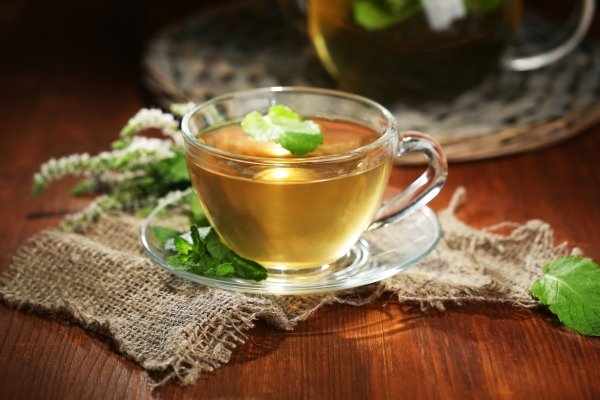 مصرف دمنوش دارچین و آویشن برای پیشگیری از سرماخوردگی 