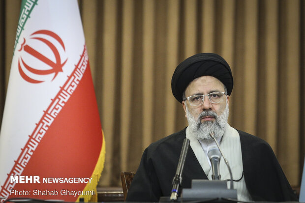 در مبارزه با فساد مشغول حاشیه‌سازی‌ها نمی‌شویم