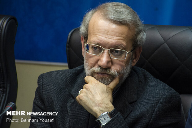 تنازعات سیاسی آزار دهنده شده است/ تخریب مجلس هنر نیست