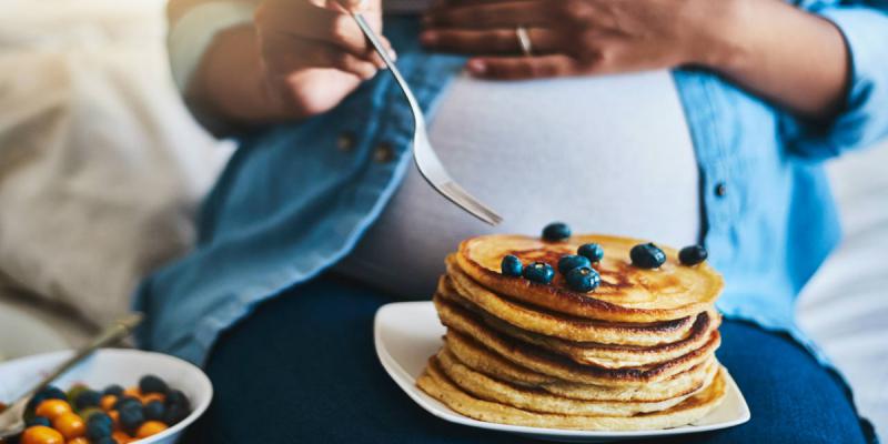 همه چیز درباره ویار بارداری ؛ هنوز هم می توانید فست فود بخورید؟