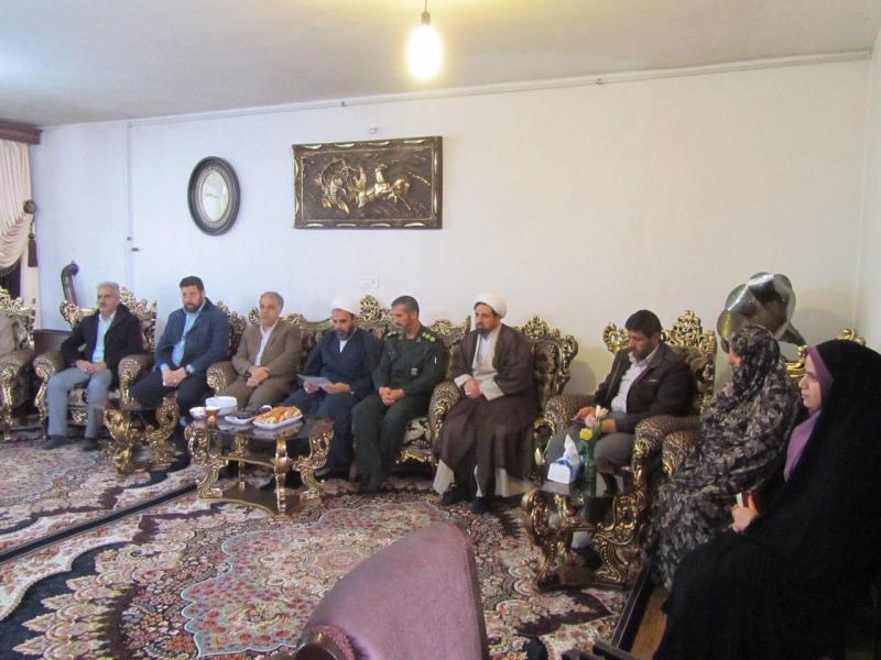  جامعه باید در قبال خانواده شهدا قدردانی خود را به نمایش بگذارد 