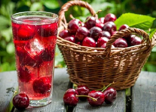نوشیدن آب آلبالو موجب بهبود عملکرد ورزشی می شود