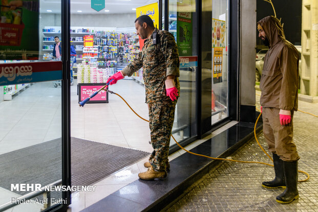 جهادگران گمنام در دل شب/از بنزین زدن به جای مردم تاتولید۵هزارماسک