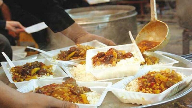پخت روزانه ۴۰۰ پرس غذای گرم ویژه نیازمندان سنقروکلیایی از ابتدا تا پایان ماه مبارک رمضان 